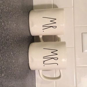 Rae Dunn  MR & MRS Mugs